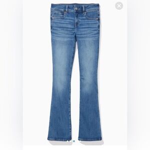 American Eagle Next Level Low-Rise Kick Bootcut Jean Women’s Size 2 Short NWT